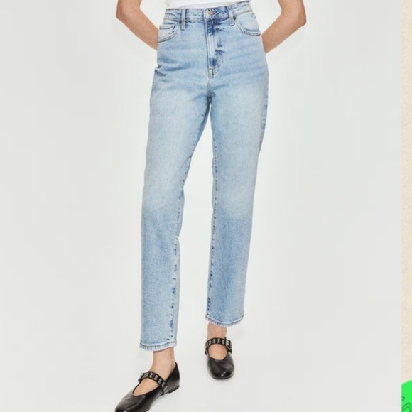 H&M Ultra High-Waist Mom Jeans - Picture 1 of 9